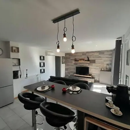 Appartement Spacieux &Tres Calme. Spacious & Very Quiet Apartment. Carros Exterior foto