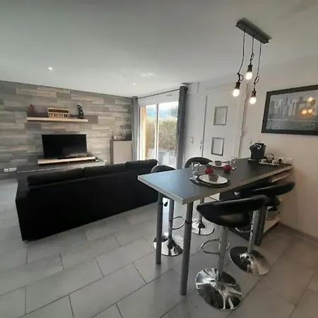 Appartement Spacieux &Tres Calme. Spacious & Very Quiet Apartment. Carros Exterior foto