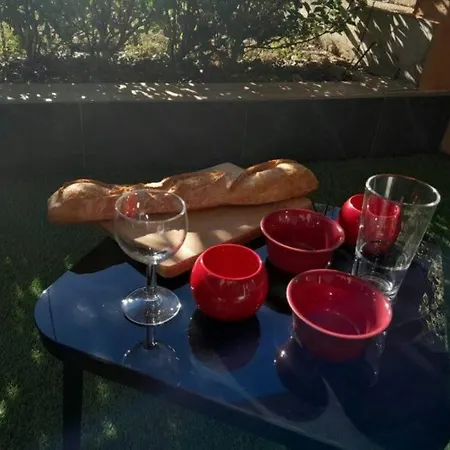 Appartement Spacieux &Tres Calme. Spacious & Very Quiet Apartment. Carros Exterior foto