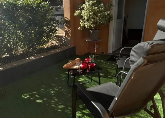 Appartement Spacieux &Tres Calme. Spacious & Very Quiet Apartment.